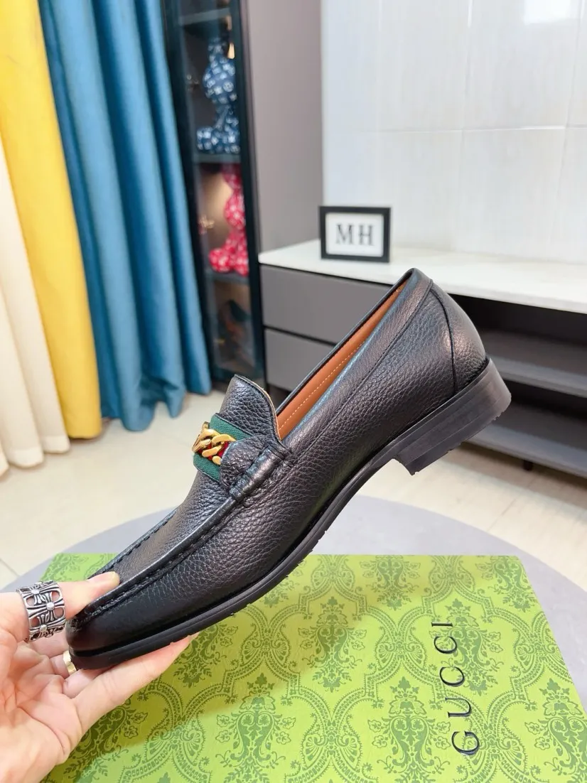 Men's shoes 💰500🌹🌹Niuli [GUCCI Gucci] A new style of formal men's leather shoes is coming~ The original quality upper is made of patent leather imported from Italy, the leather is soft and delicate, comfortable and soft first-layer cowhide lining, rubber wear-resistant outsole, the shoe shape is dignified and domineering, and the luxury charm cannot be concealed! The natural and free nouveau riche leads the trend. Code number: 38-44